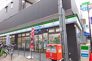 AZ Bay House,ファミリーマート(駅前)徒歩10分